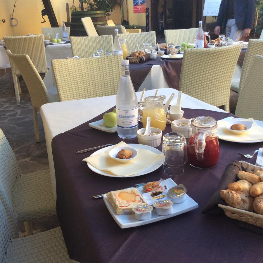 Il Borghetto Hotel Ristorante Ламеция-Терме Экстерьер фото